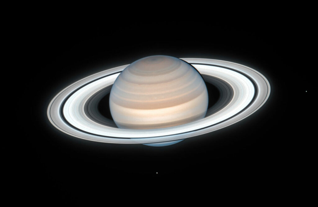 Image of Saturn with bright rings
