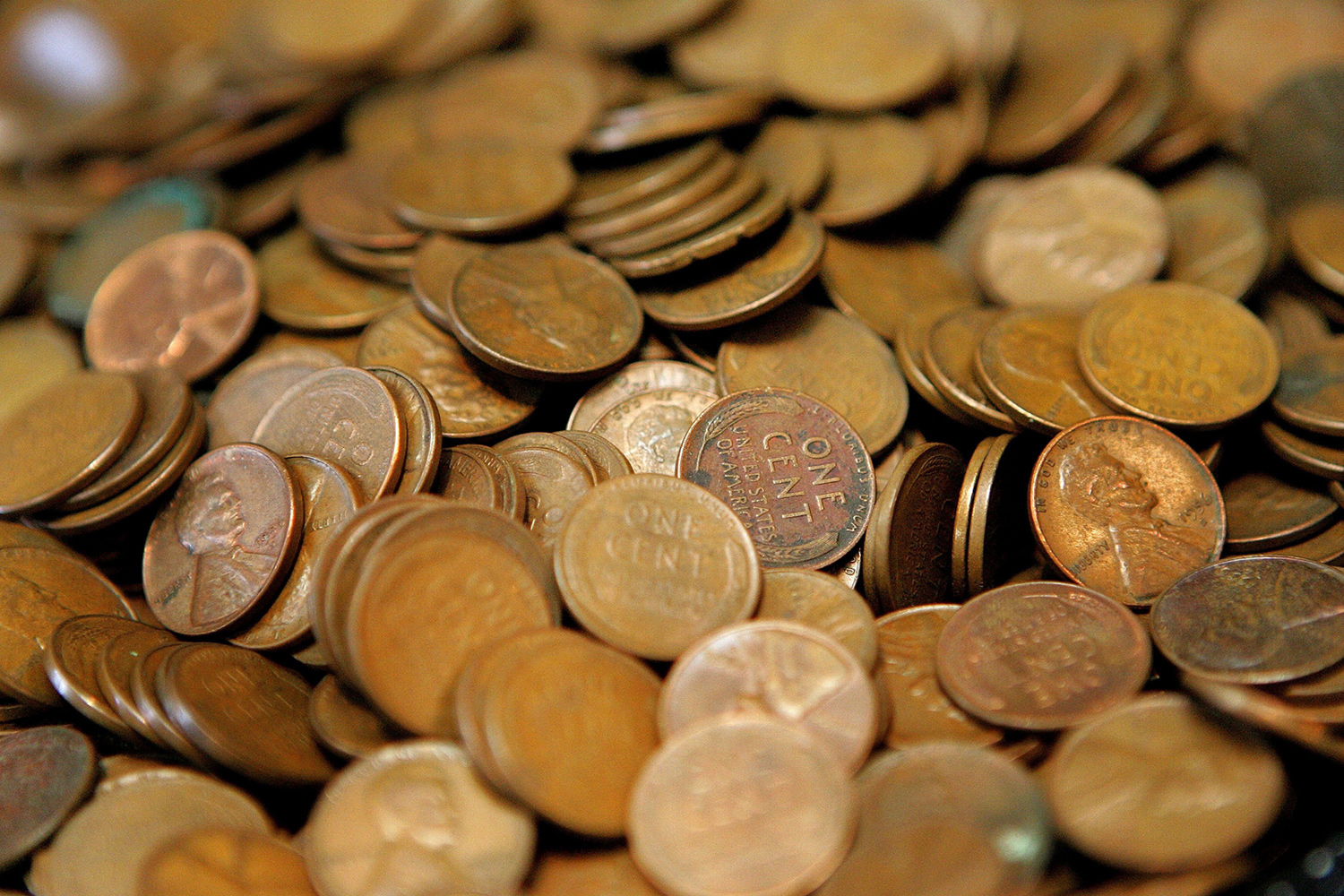 A pile of pennies, some of which have designs that have been discontinued.